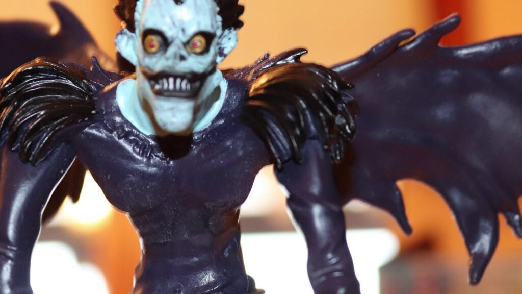 Unboxing Figurine Death Note Ryuk - GameOverCodex